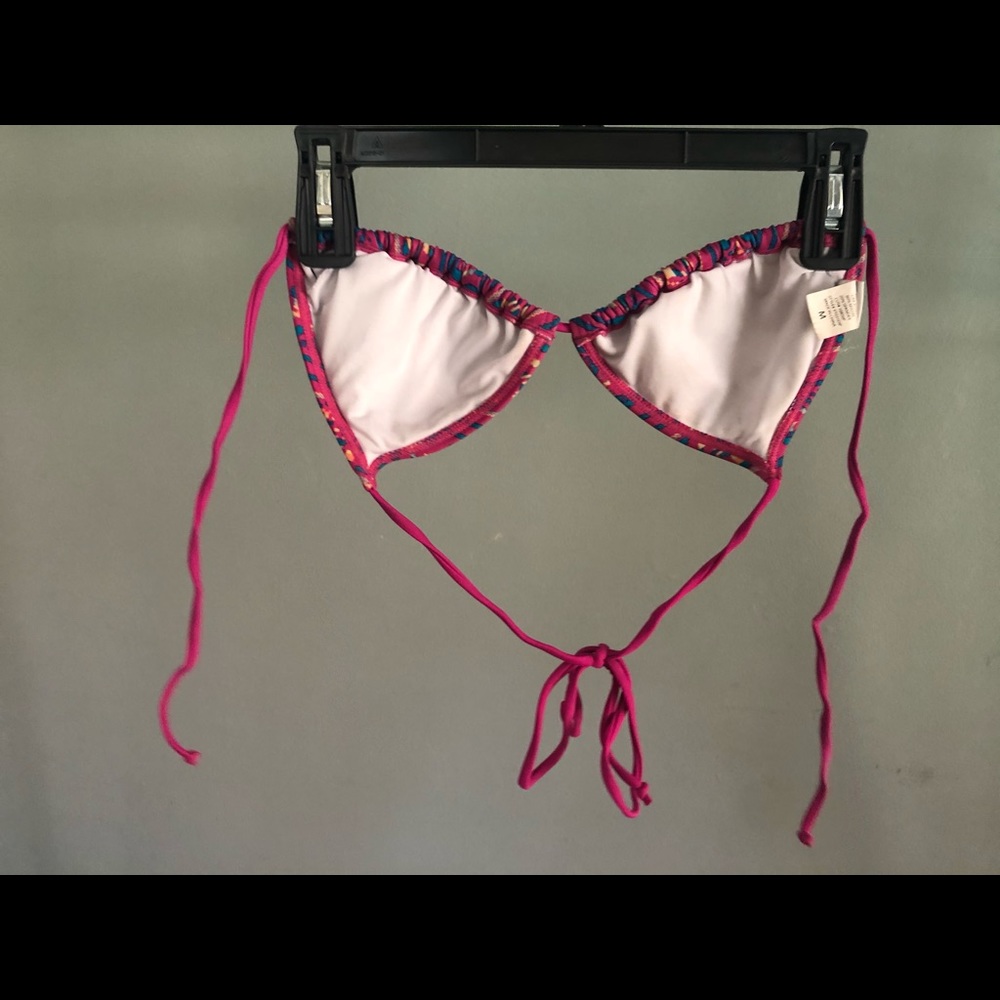 Bikini - Picture 2 of 4